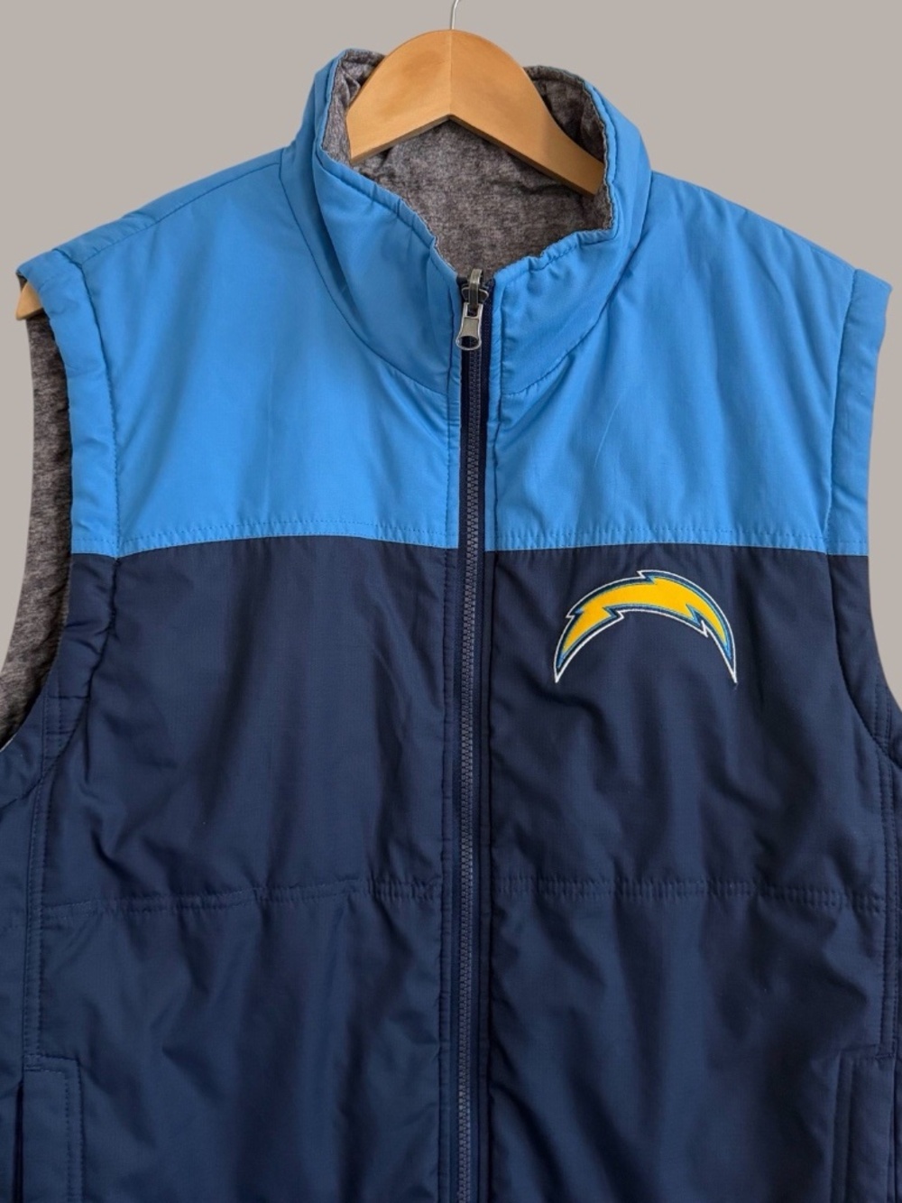 NFL Chargers Puffer Vest Medium Reversible Blue to Gray Full Zip G-111 - Picture 3 of 12